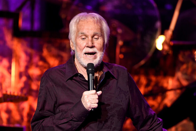 Did Kenny Rogers serve in the military?