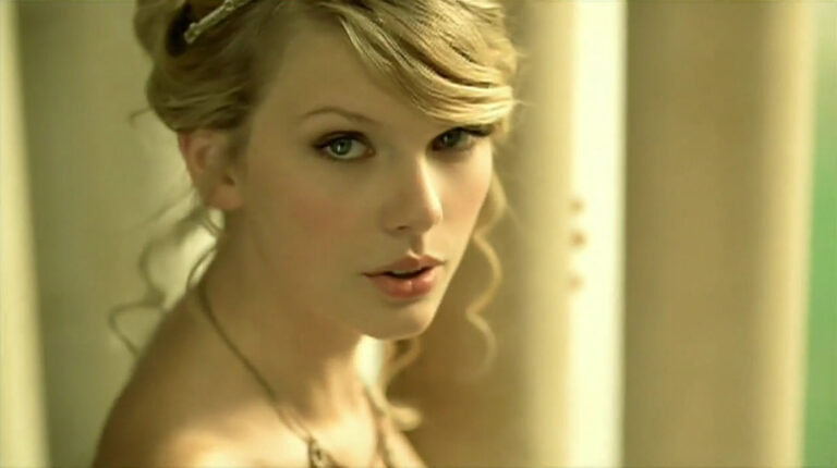 How old was Taylor Swift in Love Story? – Famuse : #1 Models, Actors