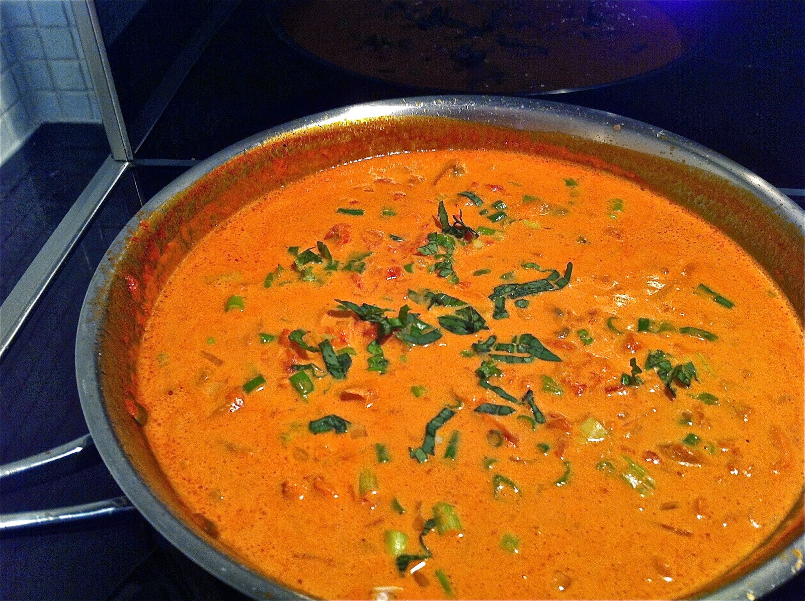 is-rosa-sauce-the-same-as-vodka-sauce