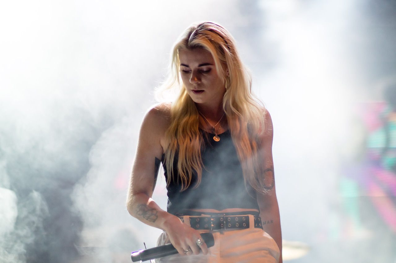 Lynn Gunn Sexy