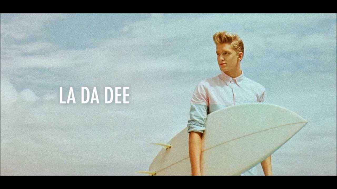 La da dee. Коди симпсон la da Dee. Cody Simpson Surfers Paradise. Песня la da Dee. Cody Simpson-Lady Dee.