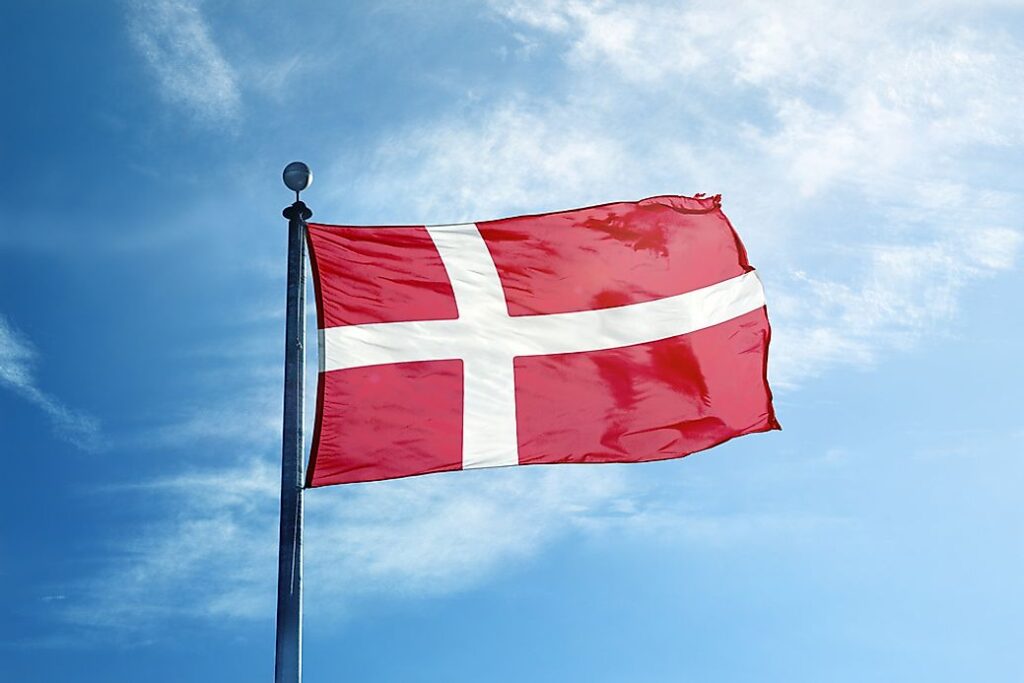 Which is the oldest national flag still in use today?