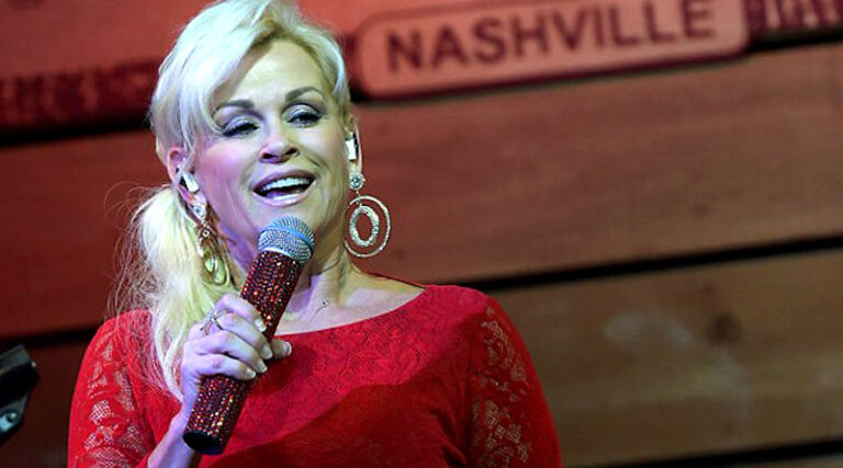 Who is Lorrie Morgan's dad?