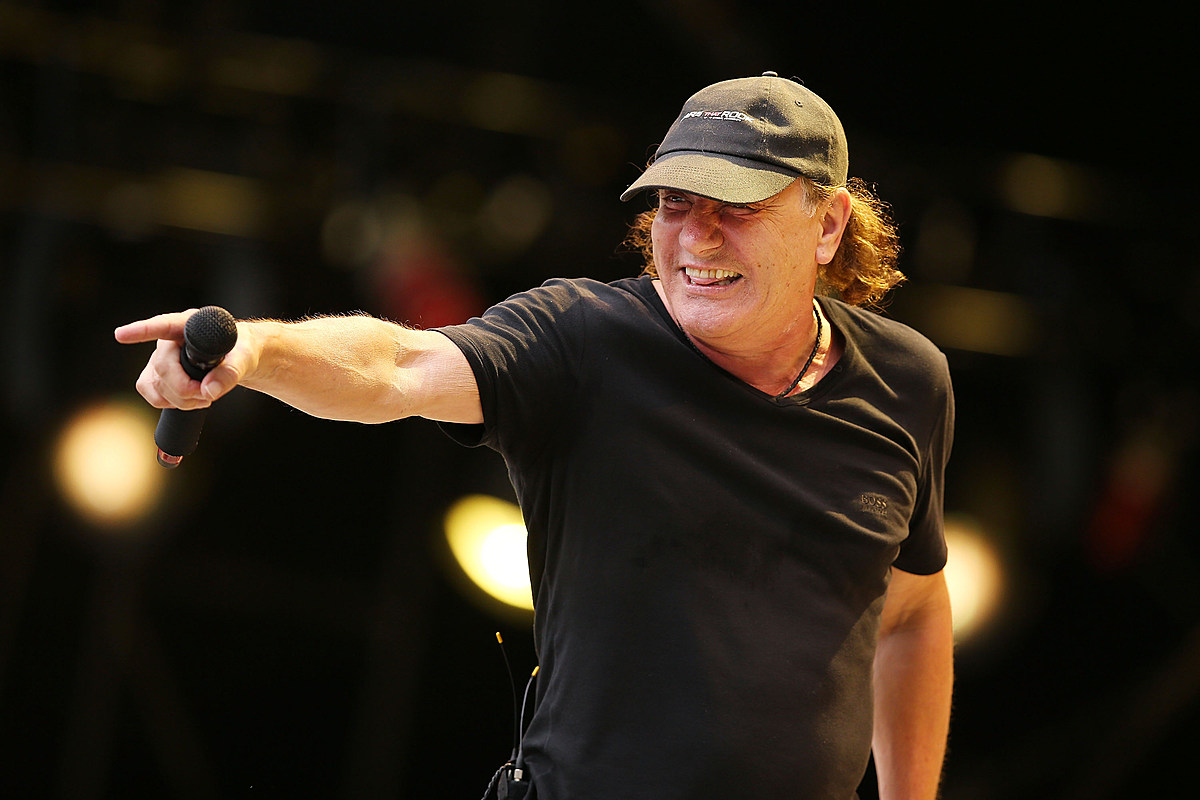 Who was the best ACDC singer?