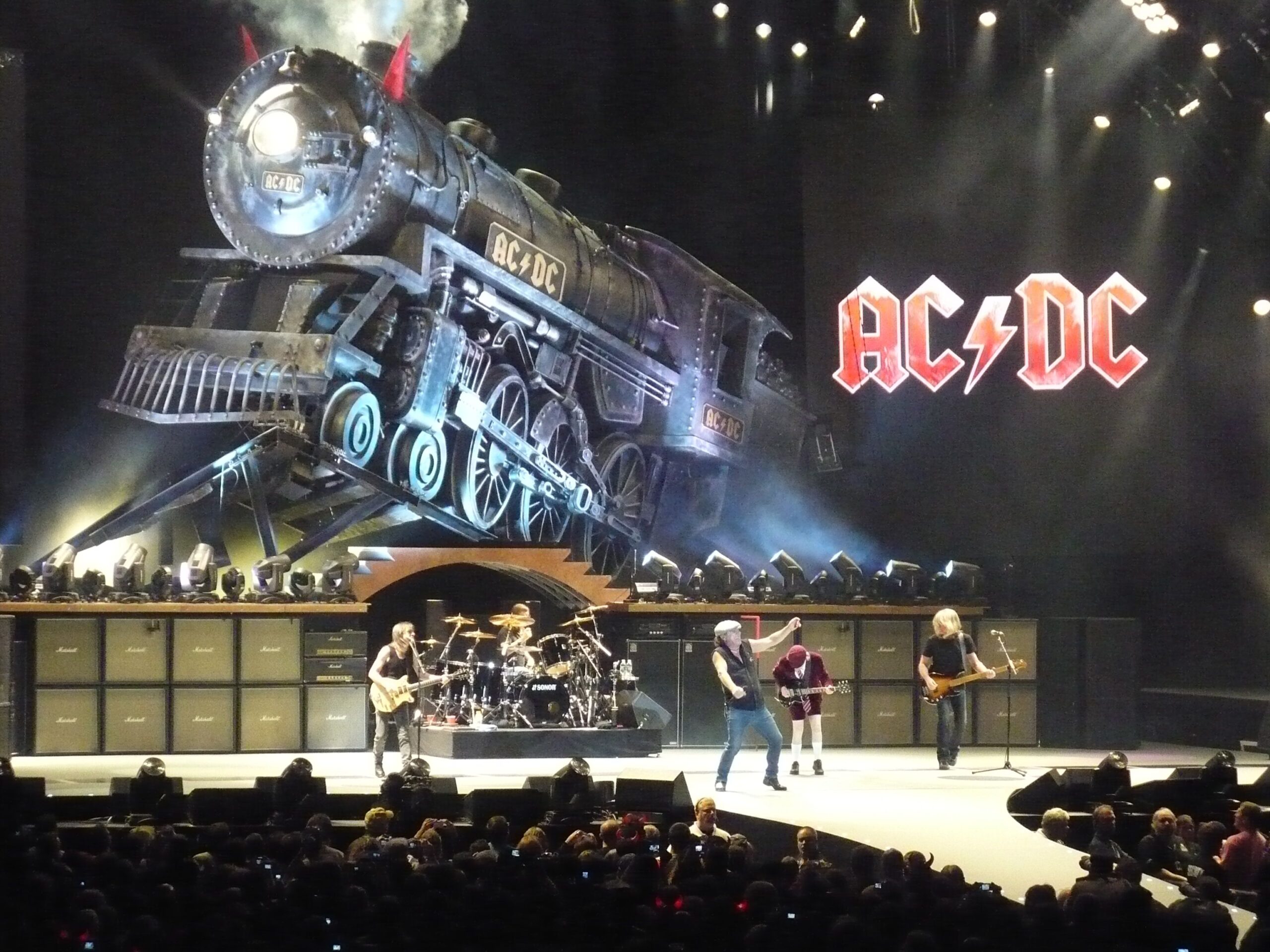Will ACDC tour?