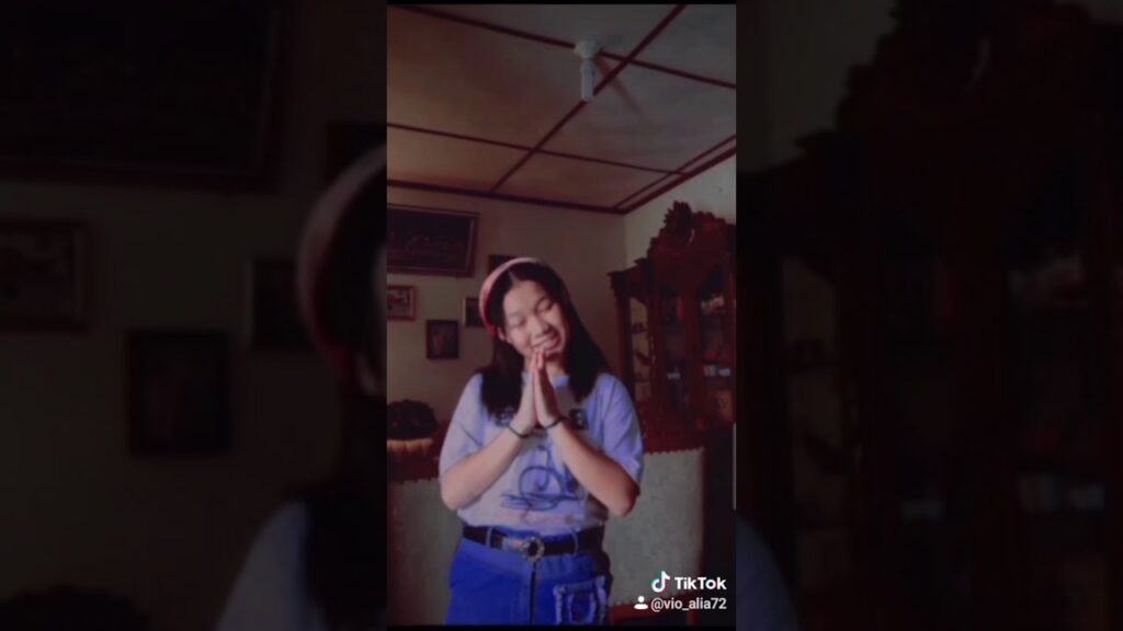 How do you play a full song on TikTok?