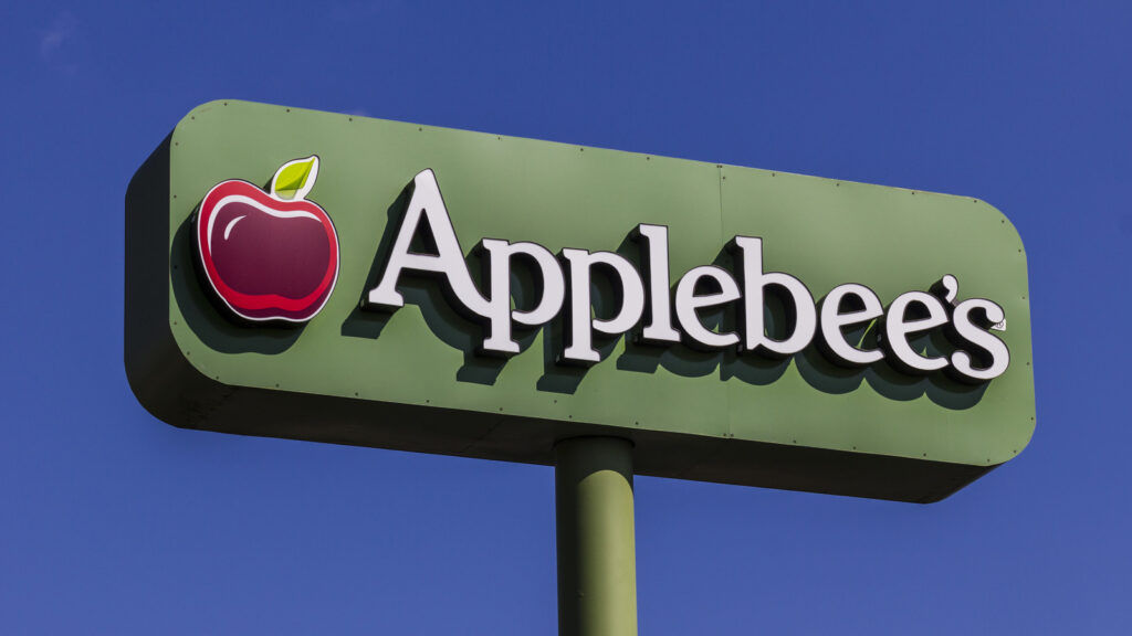 What is the song on the Applebee's commercial 2021?